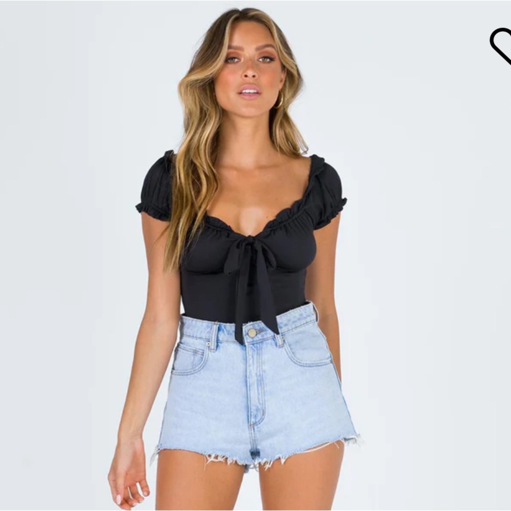 Ruffle shoulder black bodysuit